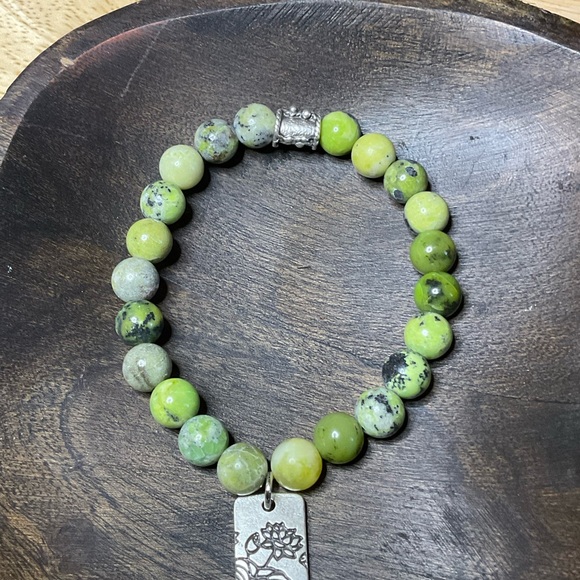 Australian Jade Chrysoprase (8 mm) with Silver Spacers and Charm - Picture 11 of 11
